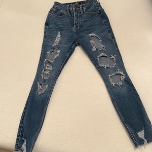 Hollister “Curvy high- rise crop super skinny” “Hollister soft stretch”